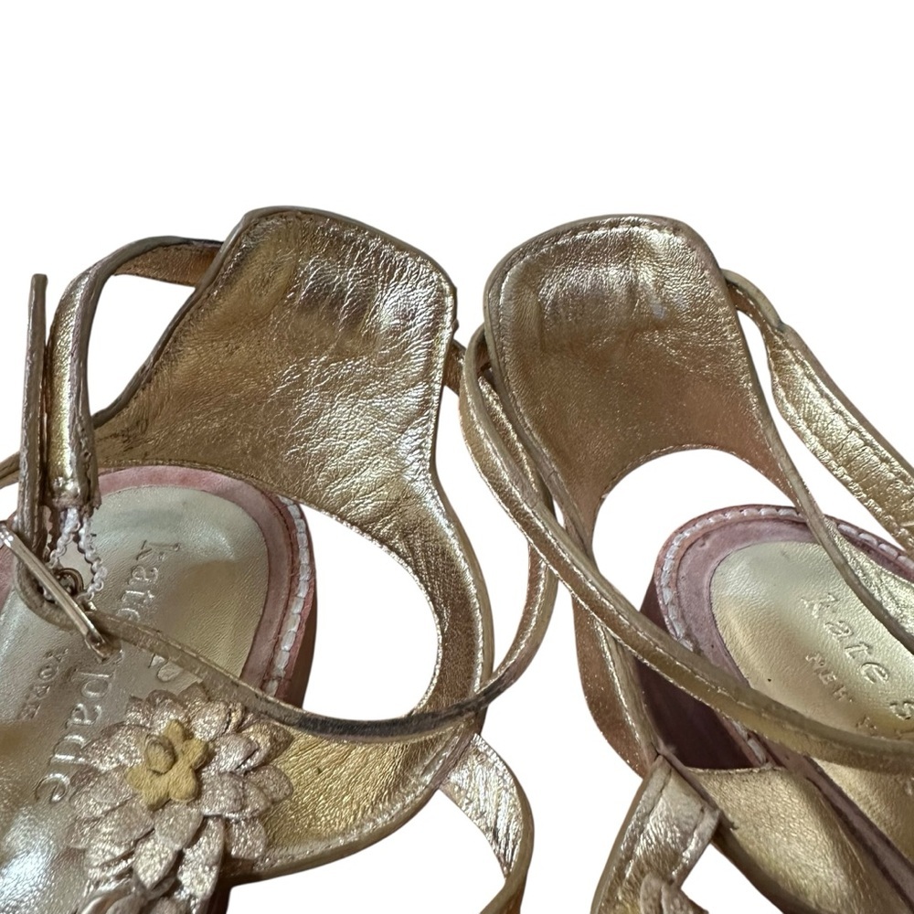 Kate Spade Gold Gladiator Sandals with Floral Embellishments Size 6.5 - Picture 7 of 9